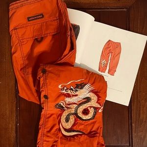 Abercrombie & Fitch “Shi Ding Roll Up”